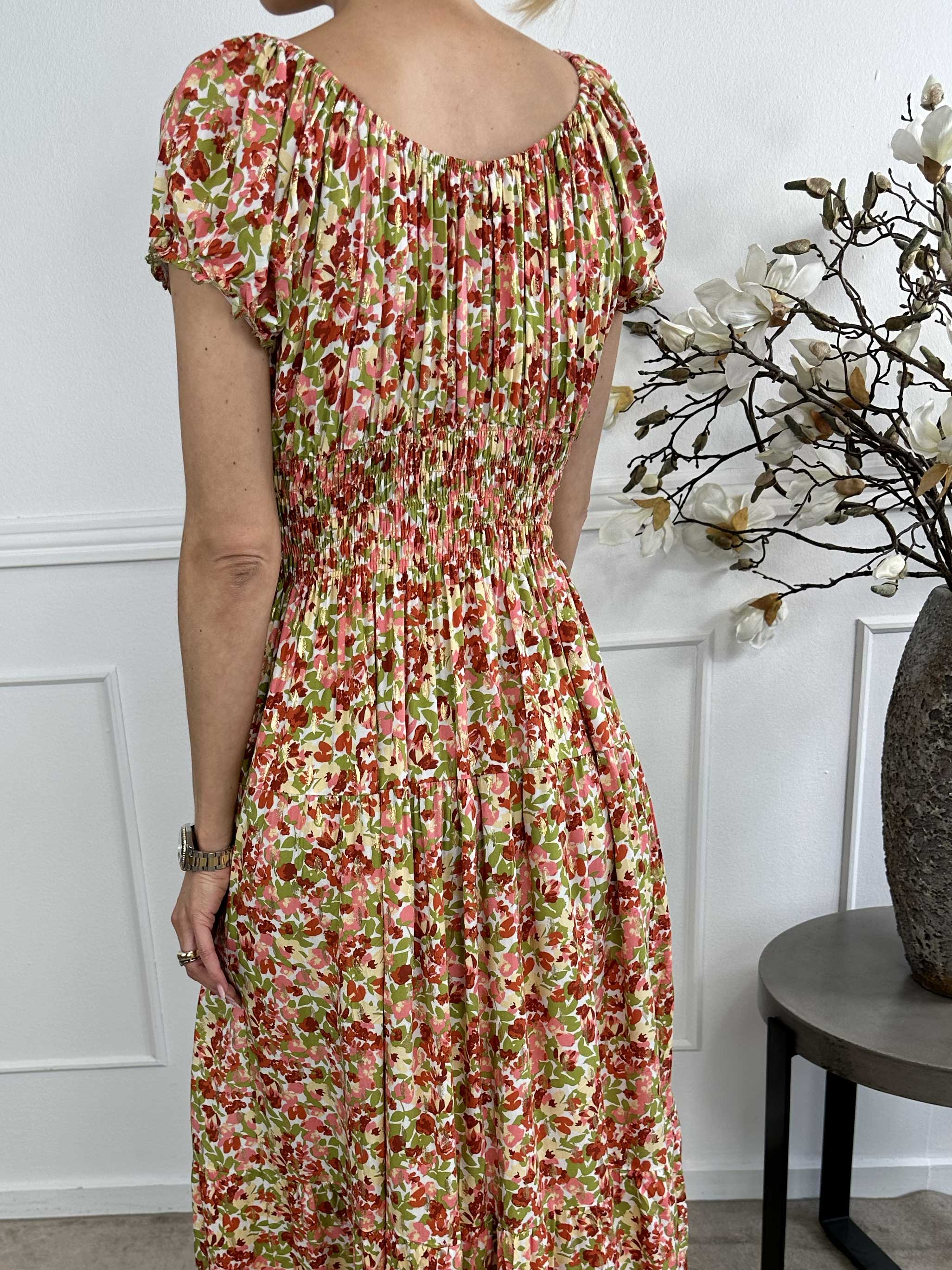 Elise Art - Lång mönstrad klänning med smock och träknappar